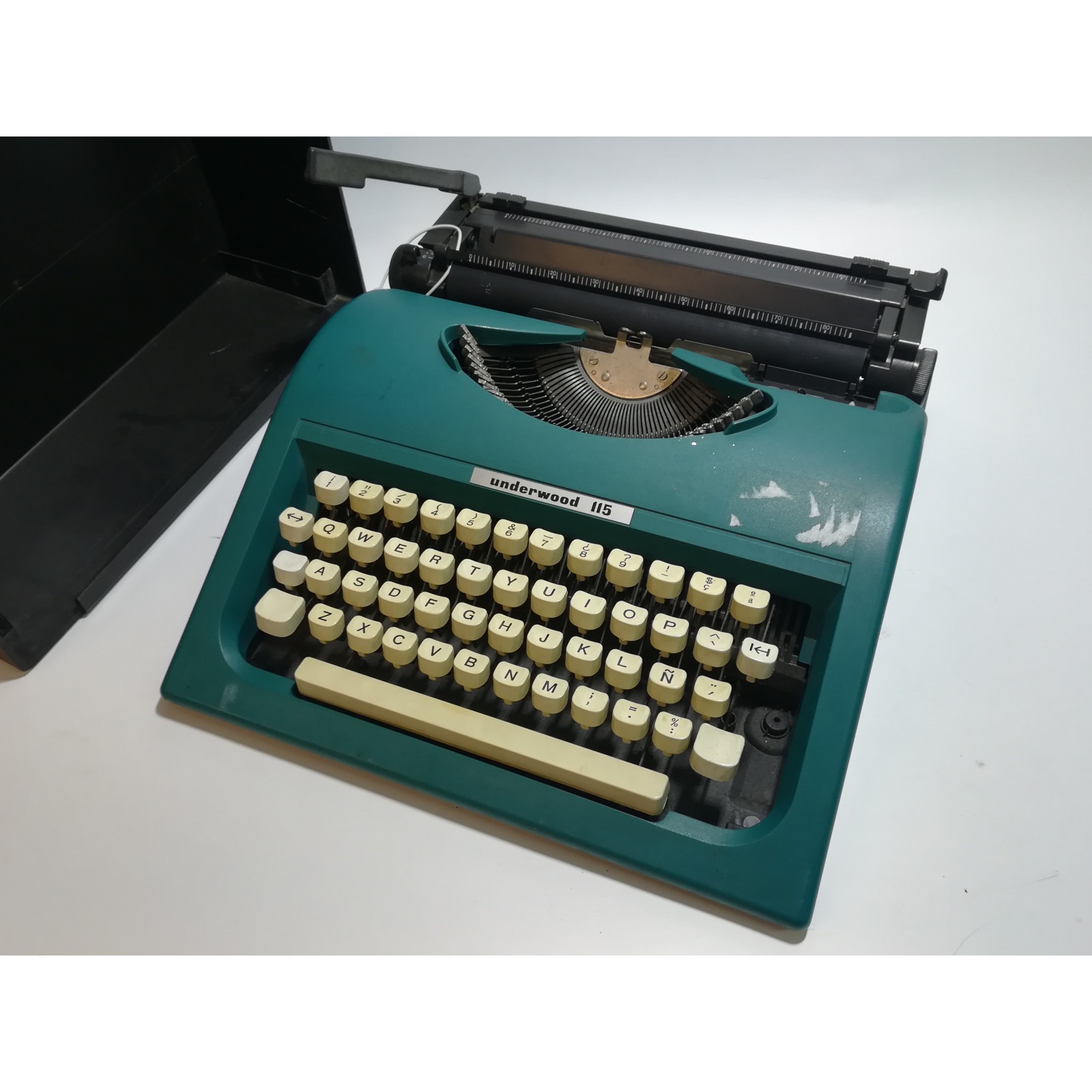 Máquina de Escribir UNDERWOOD nº115 con Maletin