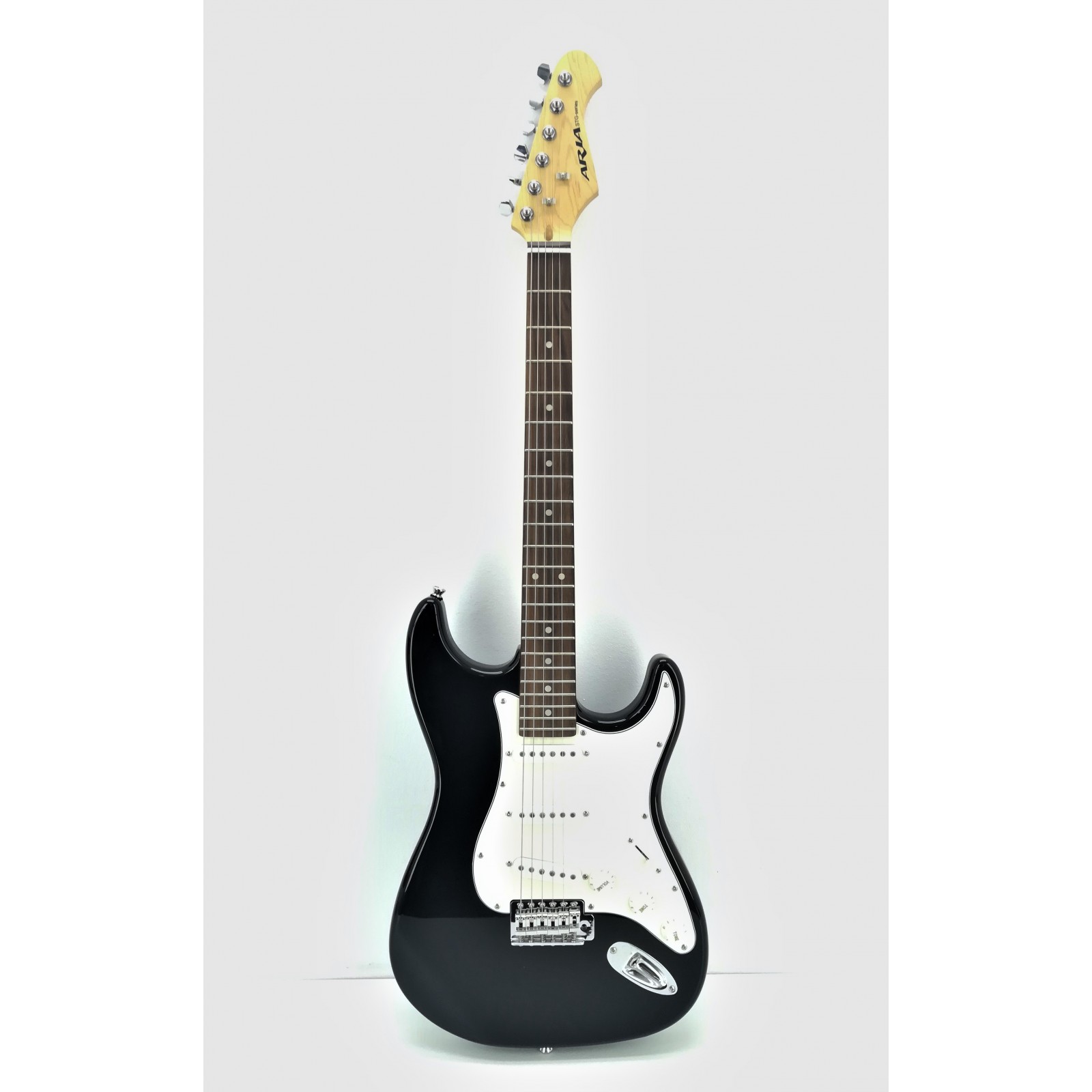 Guitarra Eléctrica ARIA STG-SERIES Stratocaster Negra con Funda segunda mano