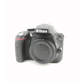 Cámara digital réflex Nikon...