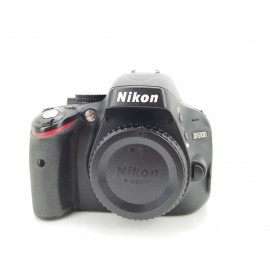 Cámara réflex Nikon D5100...