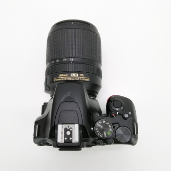 Cámara digital réflex Nikon D3400 24.2mpx + objetivo 18-55mm DX VR de  segunda mano