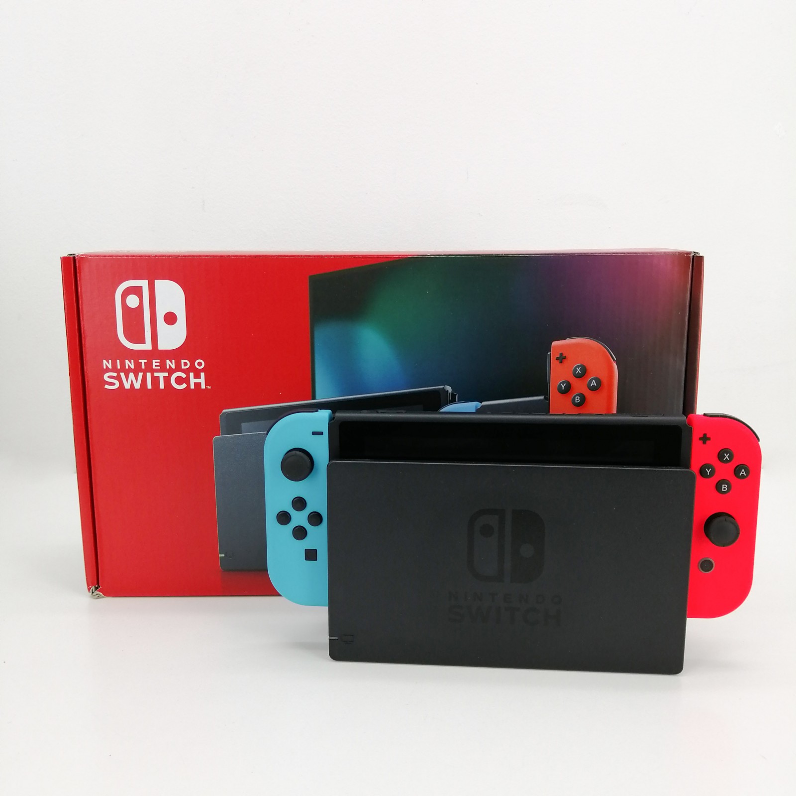 Consola Nintendo Switch 32GB Joy-Con, Azul y Rojo Neón de segunda mano