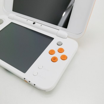 Consola New Nintendo 2DS XL blanco y naranja de segunda mano