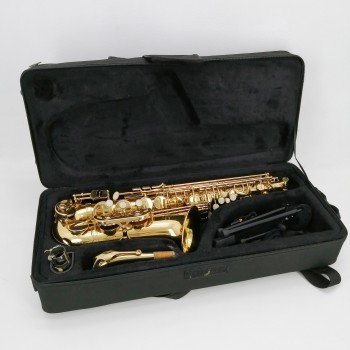 Saxofon alto  Al-500 con estuche de segunda mano