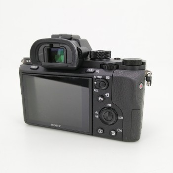 Cámara digital Sony A7R II,  MP Solo cuerpo, 4000 disparos de segunda  mano