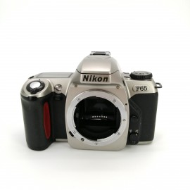 Cámara analógica Nikon F65,...