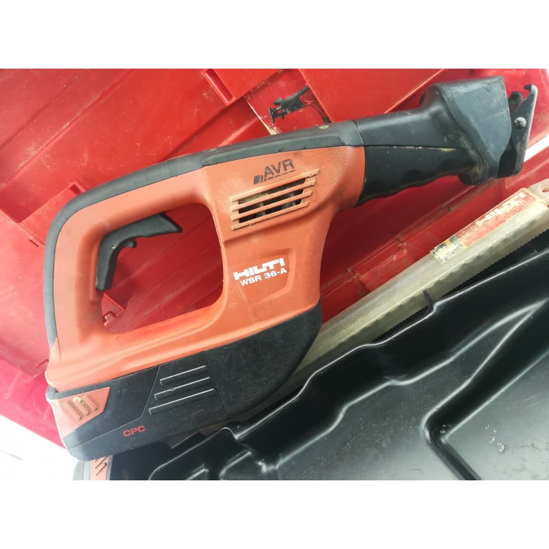 SIERRA SABLE A BATERIA HILTI WSR 36A + 2 BATERIAS + CARGADOR